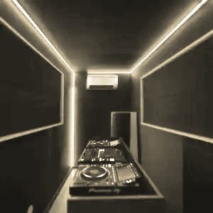 DJ Box con las luces encendidas